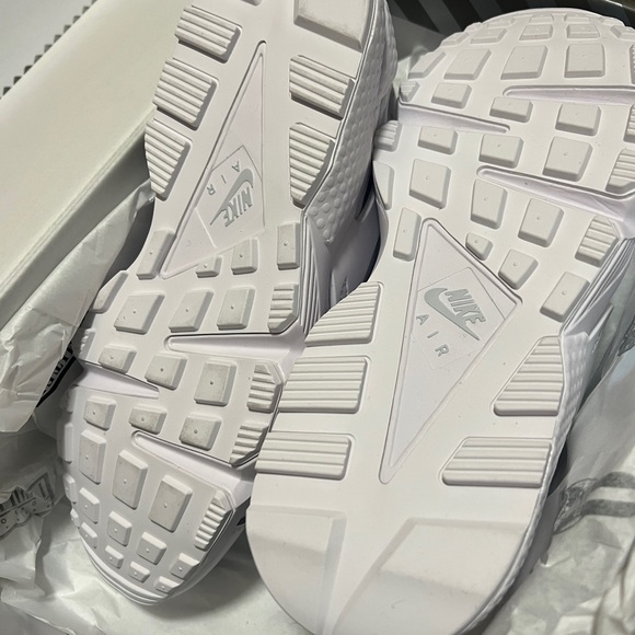 NWT Nike Hurache limited edition - Picture 4 of 8